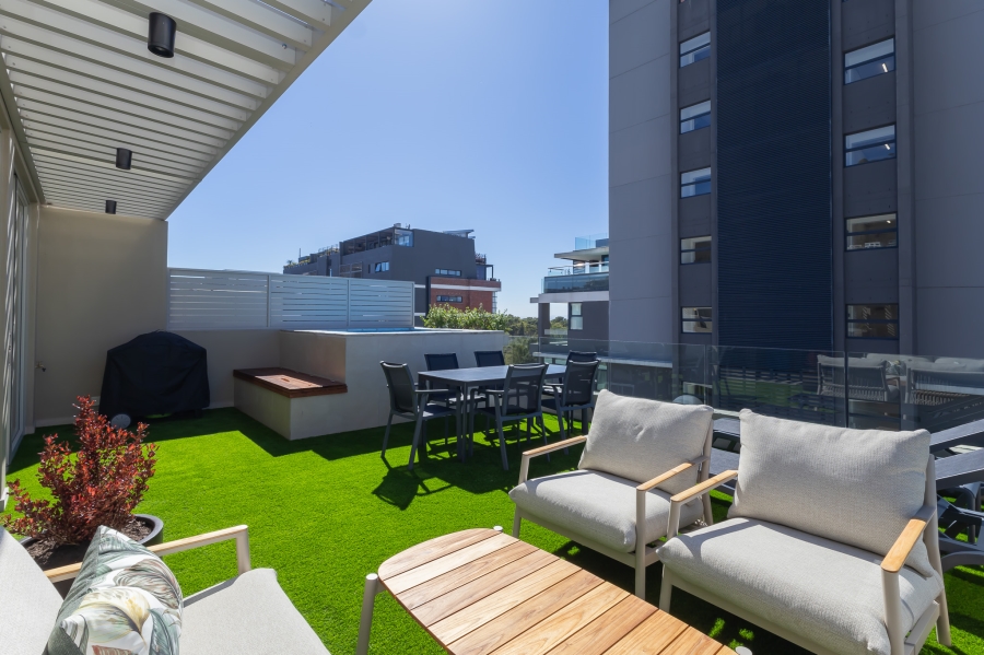 To Let 3 Bedroom Property for Rent in Green Point Western Cape